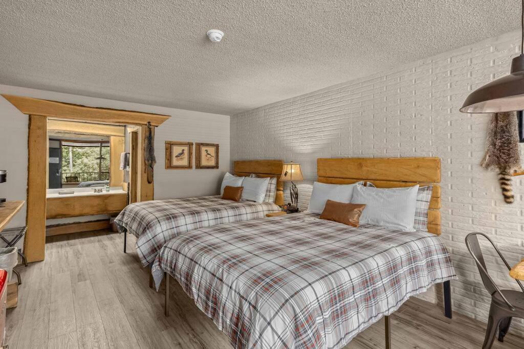Stonegate Lodge 2 Queen Beds Fast Wifi 50In Tv Salt Water Pool Room # 305 Eureka Springs Kültér fotó
